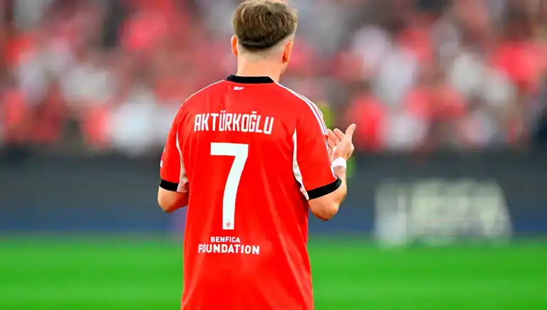 Kerem Aktürkoğlu Fenerbahçe'de! Transfer Resmi!
