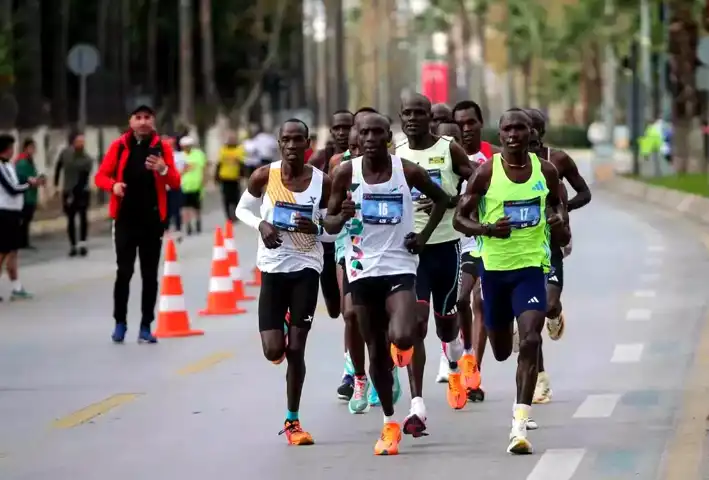 6. Uluslararası Mersin Maratonu Koştu!